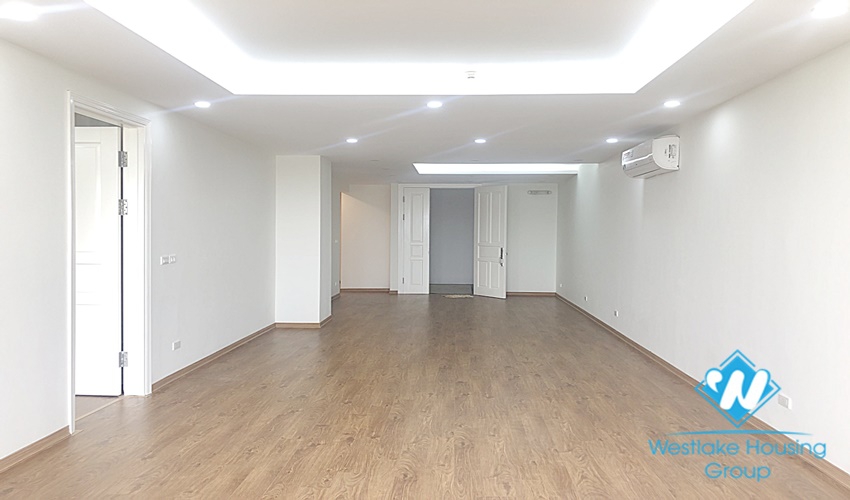 Three-bedroom, two-bathroom apartment not fully furnished, nice new house for rent